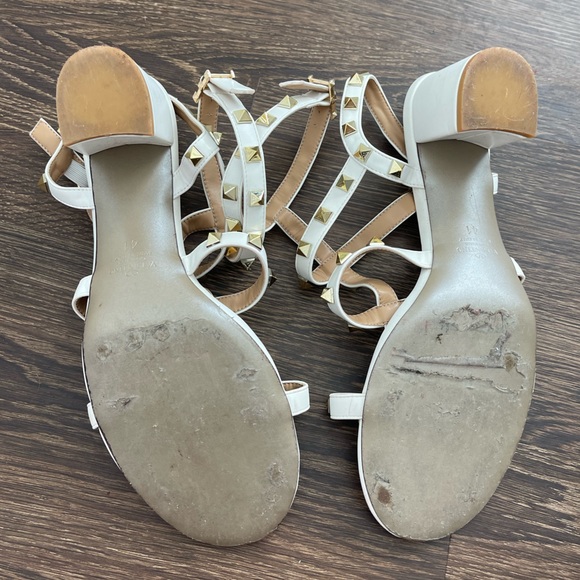 ROCKSTUD ANKLE STRAP SANDAL 60 MM - Picture 12 of 15